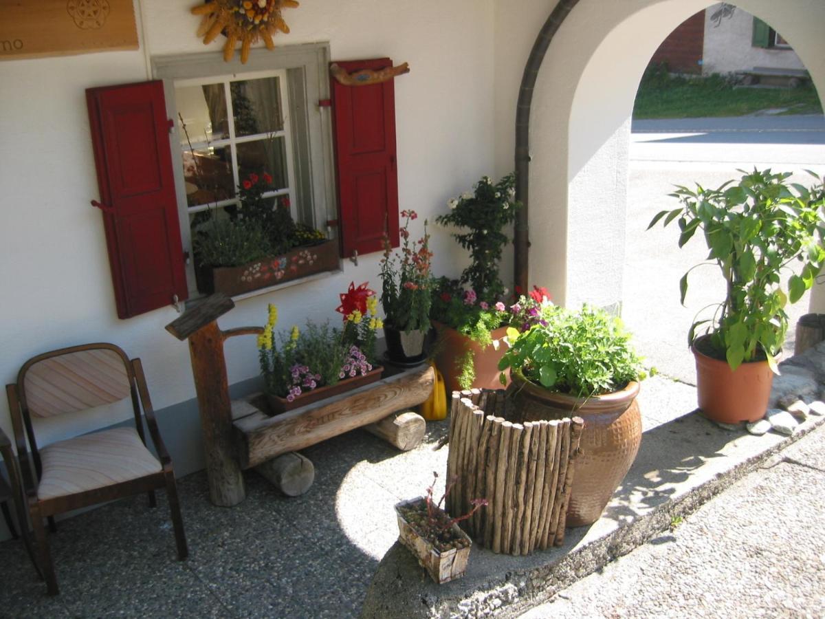 Auberge de jeunesse Chesa Selfranga à Klosters-Serneus Extérieur photo