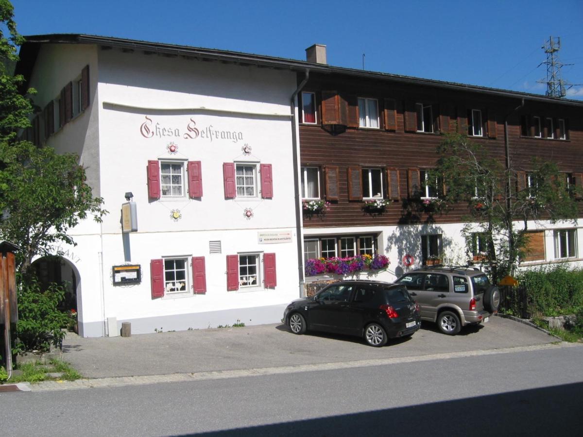 Auberge de jeunesse Chesa Selfranga à Klosters-Serneus Extérieur photo