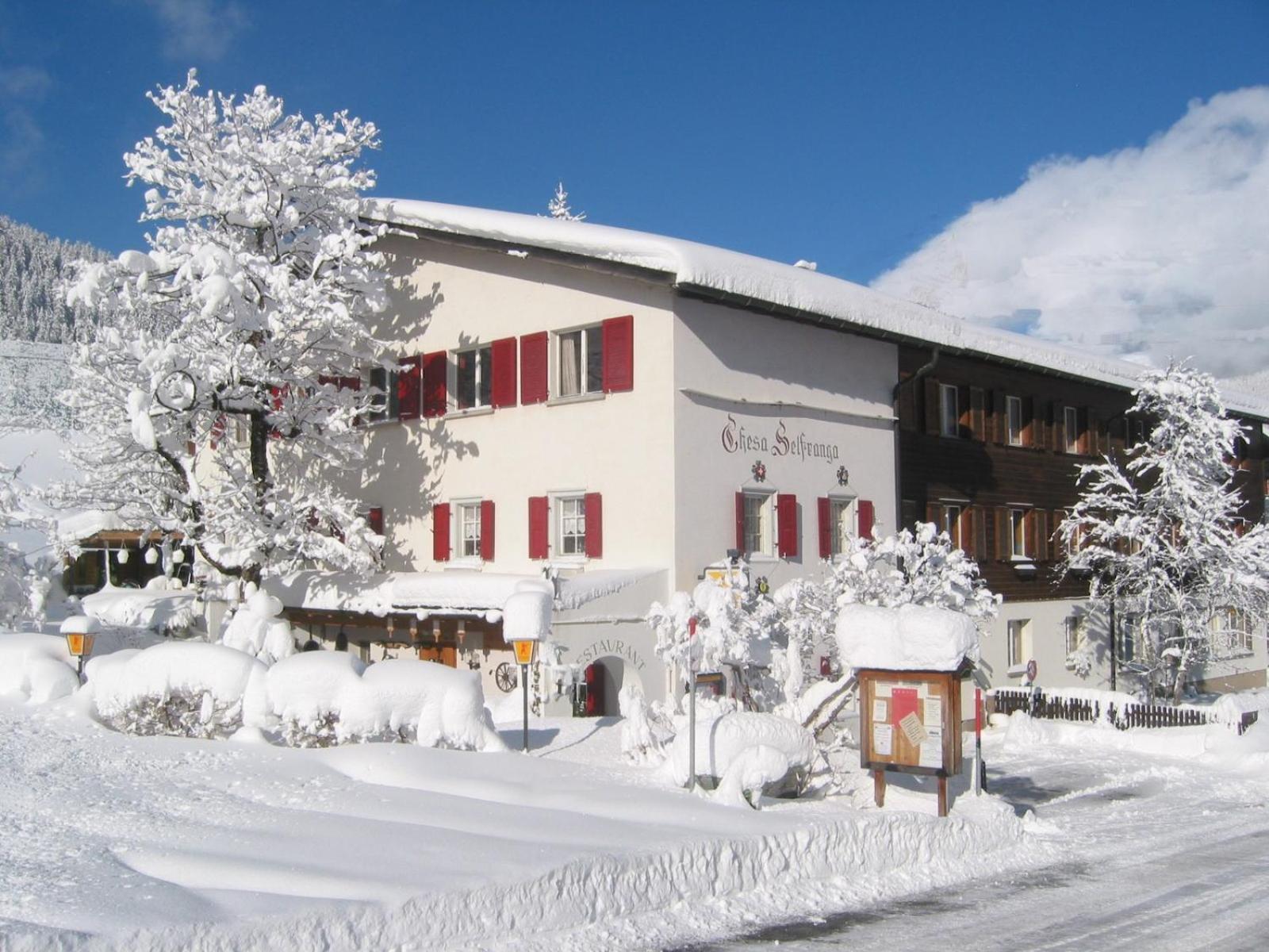 Auberge de jeunesse Chesa Selfranga à Klosters-Serneus Extérieur photo